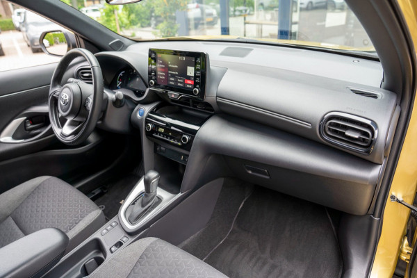 Toyota Yaris Cross 1.5 Hybrid Active|Prijs rijklaar incl 12 mnd garantie|Camera Carplay Stoel,-stuurverw. Privacy glass 17"Lmv