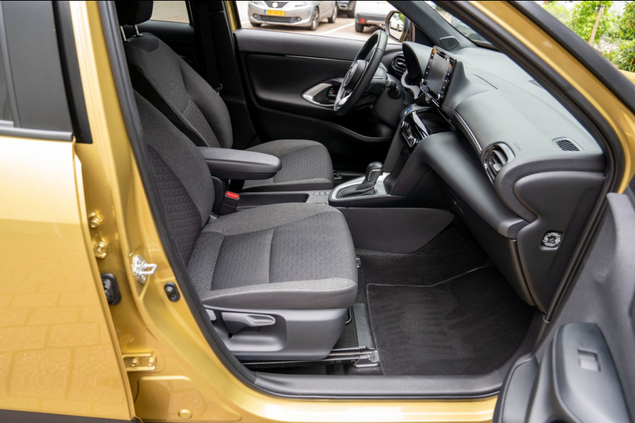 Toyota Yaris Cross 1.5 Hybrid Active|Prijs rijklaar incl 12 mnd garantie|Camera Carplay Stoel,-stuurverw. Privacy glass 17"Lmv