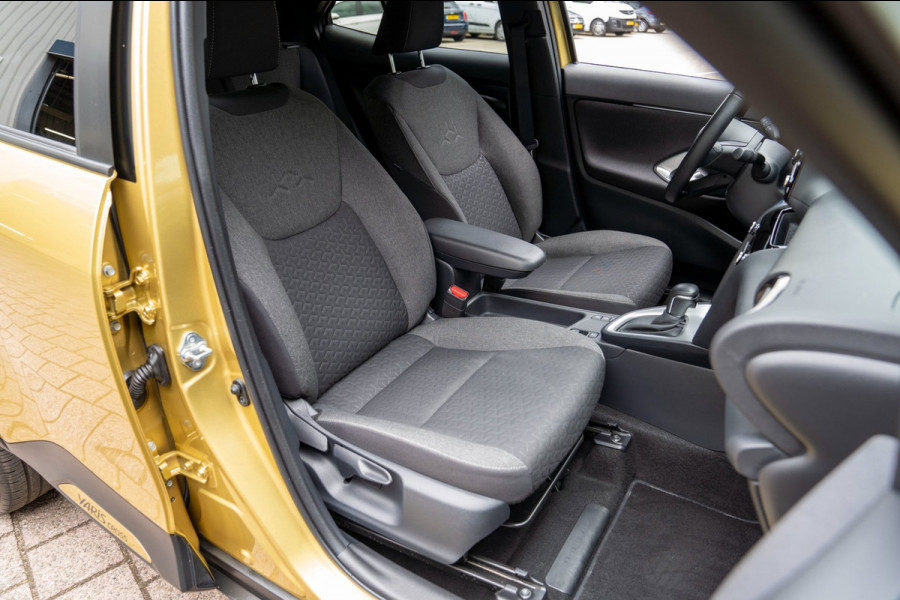 Toyota Yaris Cross 1.5 Hybrid Active|Prijs rijklaar incl 12 mnd garantie|Camera Carplay Stoel,-stuurverw. Privacy glass 17"Lmv