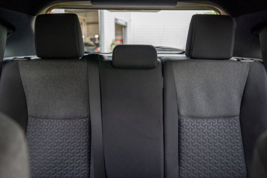 Toyota Yaris Cross 1.5 Hybrid Active|Prijs rijklaar incl 12 mnd garantie|Camera Carplay Stoel,-stuurverw. Privacy glass 17"Lmv