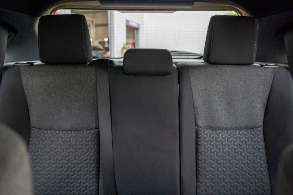 Toyota Yaris Cross 1.5 Hybrid Active|Prijs rijklaar incl 12 mnd garantie|Camera Carplay Stoel,-stuurverw. Privacy glass 17"Lmv