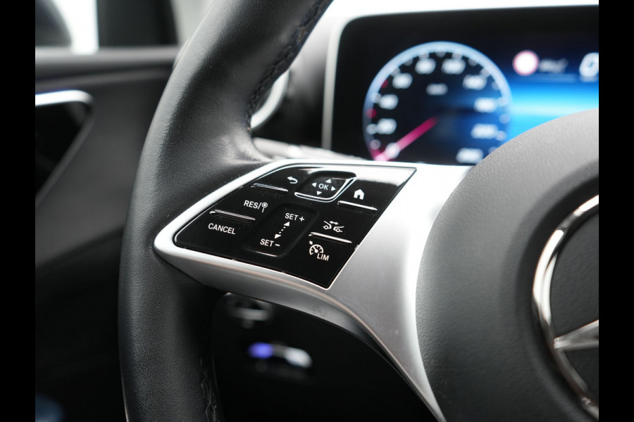 Mercedes-Benz GLC 300e 4MATIC Avantgarde PHEV 313pk Dealer O.H. | Adaptive Cruise | Camera | Digital LED | Sportstoelen Memory & Verwarmd | Stuur Verwarmd | Sfeerverlichting | Apple Carplay | Blis | Navigatie | MBUX | DAB | Plug In Hybrid |