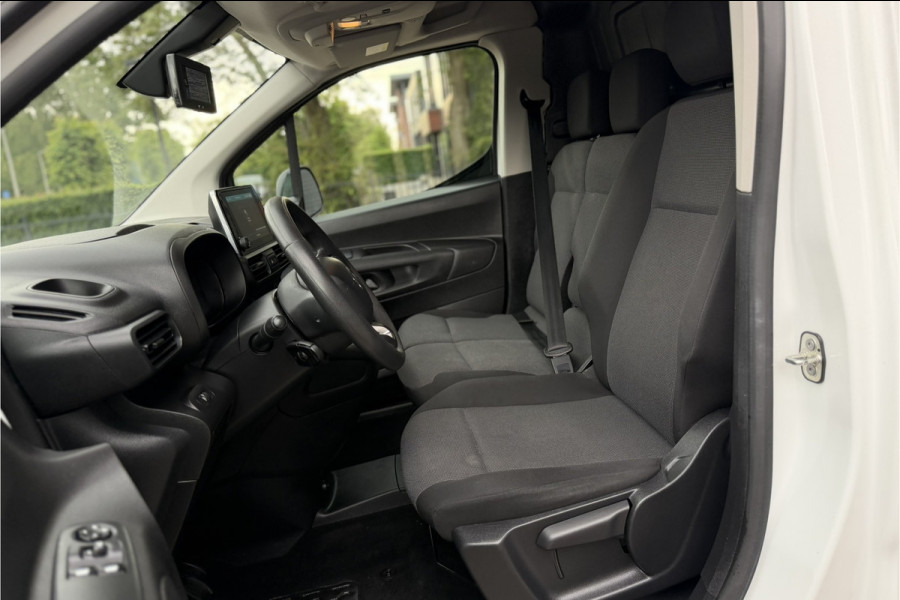 Citroën Berlingo 1.2 PureTech | BPM VRIJ | 3-zits | Camera | PDC V & A | NAVI | Nieuwe D-riem