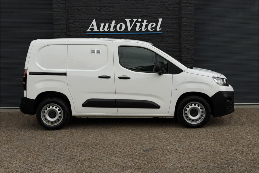 Citroën Berlingo 1.2 PureTech | BPM VRIJ | 3-zits | Camera | PDC V & A | NAVI | Nieuwe D-riem