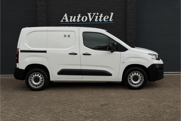 Citroën Berlingo 1.2 PureTech | BPM VRIJ | 3-zits | Camera | PDC V & A | NAVI | Nieuwe D-riem