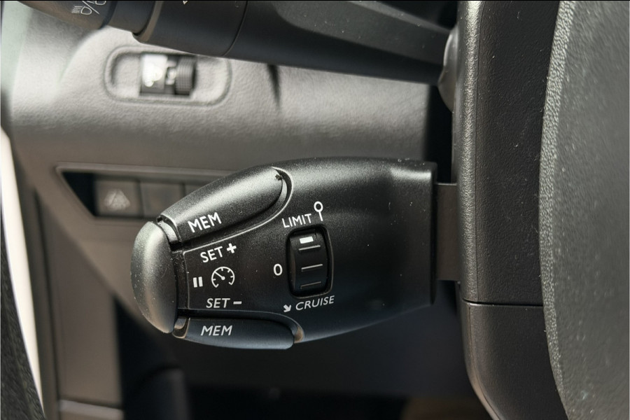 Citroën Berlingo 1.2 PureTech | BPM VRIJ | 3-zits | Camera | PDC V & A | NAVI | Nieuwe D-riem
