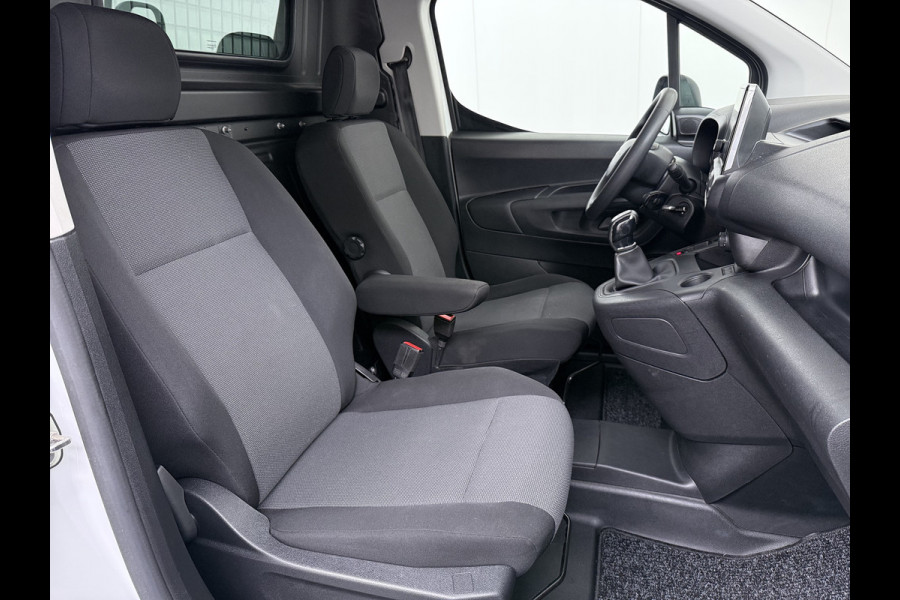 Citroën Berlingo 1.5 HDI Navi* Laadruimte-Airco Trekhaak Apple Carplay Android Auto Cruise Control Pdc Club Dakdragers Schuifdeur Betonplex Vloer Wandbetimmering 1.230KG Trekgewicht Euro 6