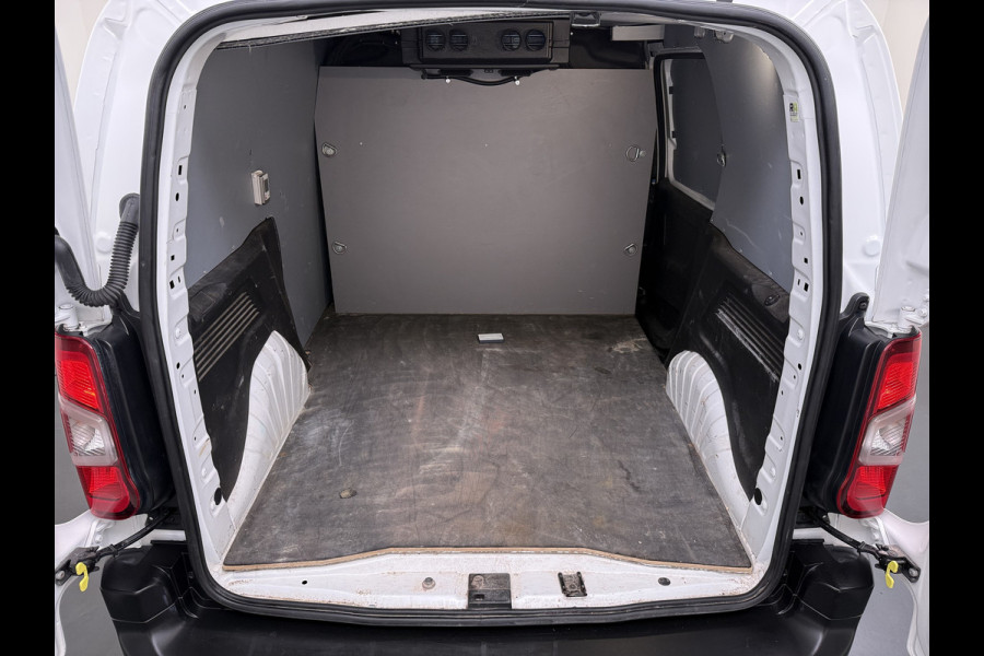 Citroën Berlingo 1.5 HDI Navi* Laadruimte-Airco Trekhaak Apple Carplay Android Auto Cruise Control Pdc Club Dakdragers Schuifdeur Betonplex Vloer Wandbetimmering 1.230KG Trekgewicht Euro 6