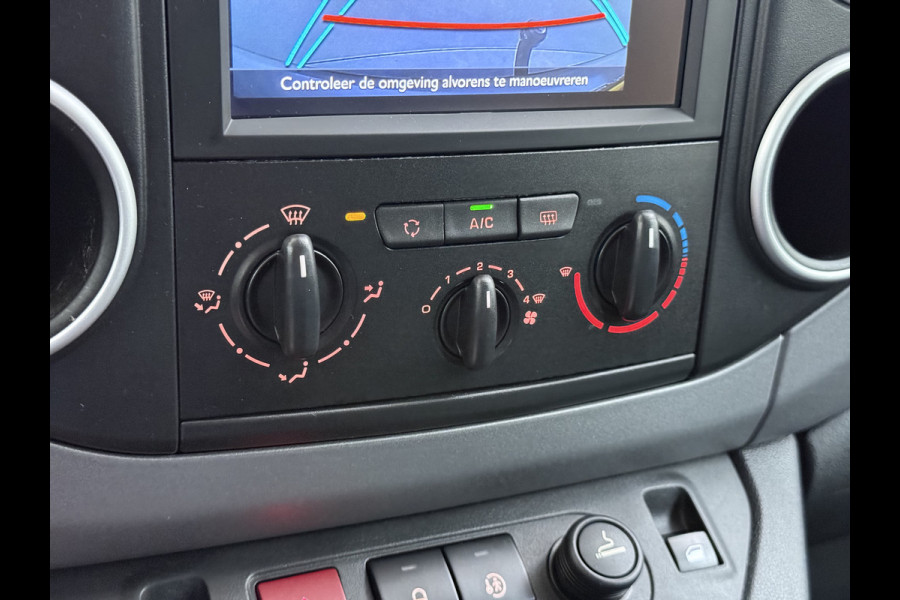 Citroën Berlingo 1.2T 111PK XTR 5-Persoons Trekhaak Navi Airco Camera Cruise Control Apple Carplay MirrorLink Pdc Schuifdeuren Bluetooth Getint glas Led Regen-Lichtsensor 1.300KG Trekwicht