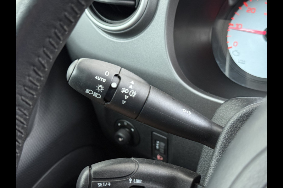 Citroën Berlingo 1.2T 111PK XTR 5-Persoons Trekhaak Navi Airco Camera Cruise Control Apple Carplay MirrorLink Pdc Schuifdeuren Bluetooth Getint glas Led Regen-Lichtsensor 1.300KG Trekwicht