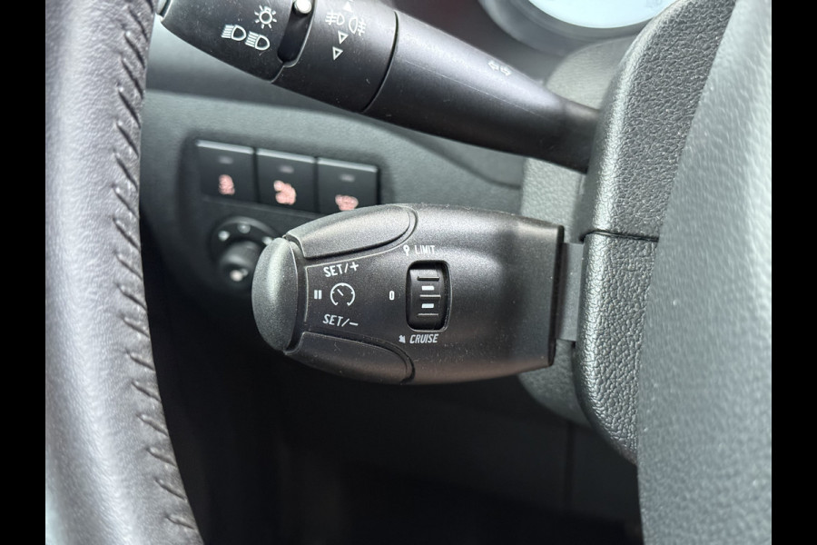 Citroën Berlingo 1.2T 111PK XTR 5-Persoons Trekhaak Navi Airco Camera Cruise Control Apple Carplay MirrorLink Pdc Schuifdeuren Bluetooth Getint glas Led Regen-Lichtsensor 1.300KG Trekwicht