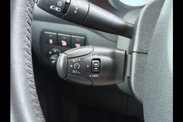 Citroën Berlingo 1.2T 111PK XTR 5-Persoons Trekhaak Navi Airco Camera Cruise Control Apple Carplay MirrorLink Pdc Schuifdeuren Bluetooth Getint glas Led Regen-Lichtsensor 1.300KG Trekwicht