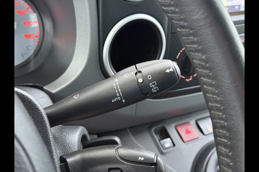 Citroën Berlingo 1.2T 111PK XTR 5-Persoons Trekhaak Navi Airco Camera Cruise Control Apple Carplay MirrorLink Pdc Schuifdeuren Bluetooth Getint glas Led Regen-Lichtsensor 1.300KG Trekwicht