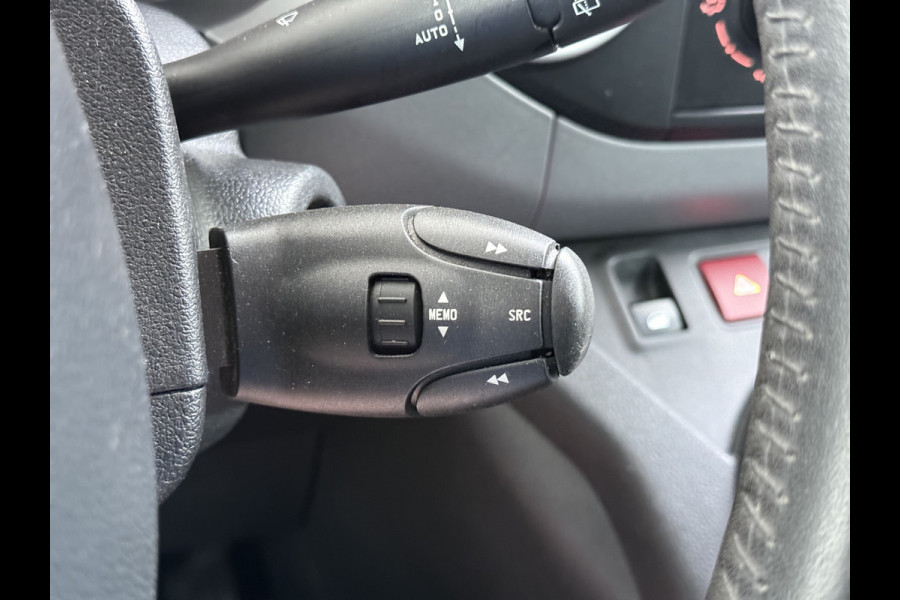 Citroën Berlingo 1.2T 111PK XTR 5-Persoons Trekhaak Navi Airco Camera Cruise Control Apple Carplay MirrorLink Pdc Schuifdeuren Bluetooth Getint glas Led Regen-Lichtsensor 1.300KG Trekwicht