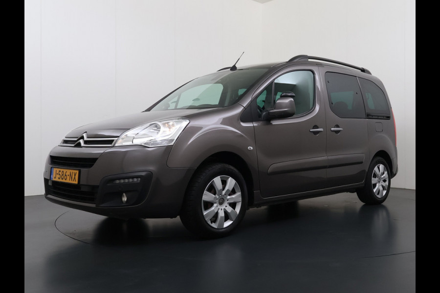 Citroën Berlingo 1.2T 111PK XTR 5-Persoons Trekhaak Navi Airco Camera Cruise Control Apple Carplay MirrorLink Pdc Schuifdeuren Bluetooth Getint glas Led Regen-Lichtsensor 1.300KG Trekwicht