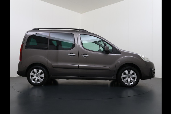 Citroën Berlingo 1.2T 111PK XTR 5-Persoons Trekhaak Navi Airco Camera Cruise Control Apple Carplay MirrorLink Pdc Schuifdeuren Bluetooth Getint glas Led Regen-Lichtsensor 1.300KG Trekwicht