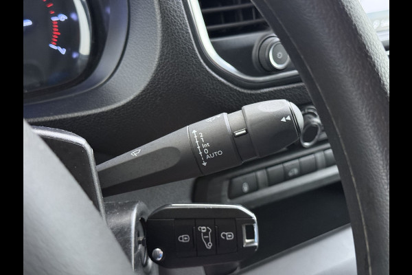 Opel Vivaro 2.0CDTI L2H1 3-Persoons Trekhaak Euro 6 Navi Apple Carplay Android Auto Airco Cruise Control Pdc Edition Regen-Lichtsensor Betonplex Vloer Wandbetimmering Schuifdeur 2.500KG Trekgewicht Origineel Nederlandse Bus