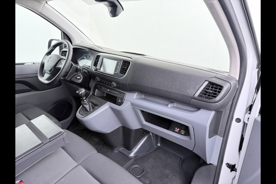 Opel Vivaro 2.0CDTI L2H1 3-Persoons Trekhaak Euro 6 Navi Apple Carplay Android Auto Airco Cruise Control Pdc Edition Regen-Lichtsensor Betonplex Vloer Wandbetimmering Schuifdeur 2.500KG Trekgewicht Origineel Nederlandse Bus