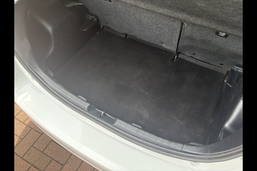 Toyota Yaris 1.5 VVT-i Active Automaat 5-drs. CAMERA/MEDIA/CRUISE/CLIMA