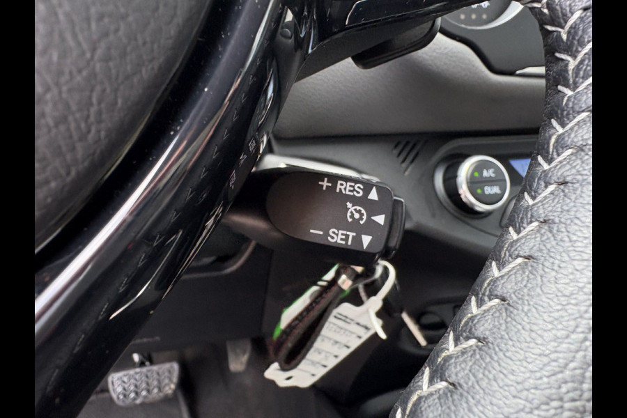 Toyota Yaris 1.5 VVT-i Active Automaat 5-drs. CAMERA/MEDIA/CRUISE/CLIMA