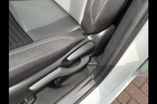 Toyota Yaris 1.5 VVT-i Active Automaat 5-drs. CAMERA/MEDIA/CRUISE/CLIMA