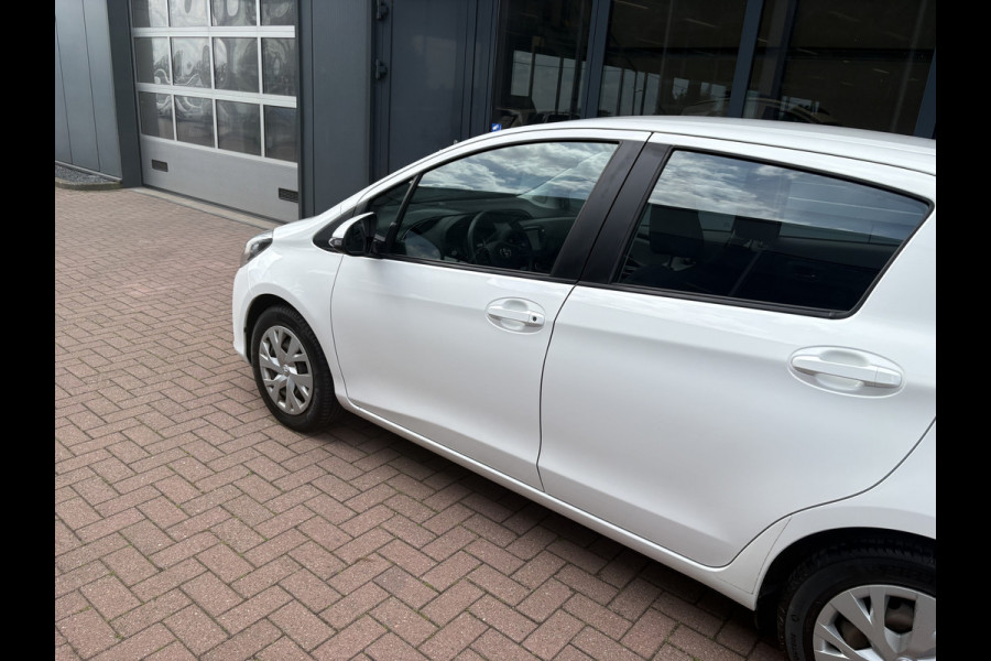 Toyota Yaris 1.5 VVT-i Active Automaat 5-drs. CAMERA/MEDIA/CRUISE/CLIMA
