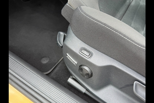 Volkswagen Golf 1.5 TSI R-Line | LED | ACC | Virtual | CAM