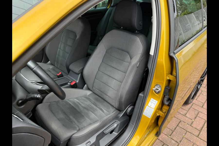 Volkswagen Golf 1.5 TSI R-Line | LED | ACC | Virtual | CAM
