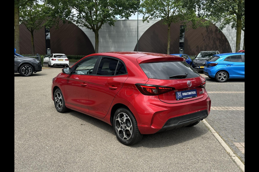 MG MG3 Hybrid+ 1.5 Hybrid+ Luxury VAN: 23.900,- VOOR: 21.330,- UW WKVOORDEEL: 2.570,- | 7 JAAR MG FABRIEKS GARANTIE TM 02-2032 | STOEL + STUURVERWARMING | 360 CAMERA | ADAP. CRUISE | DODE HOEK | KEYLESS | APPLE CARPLAY |