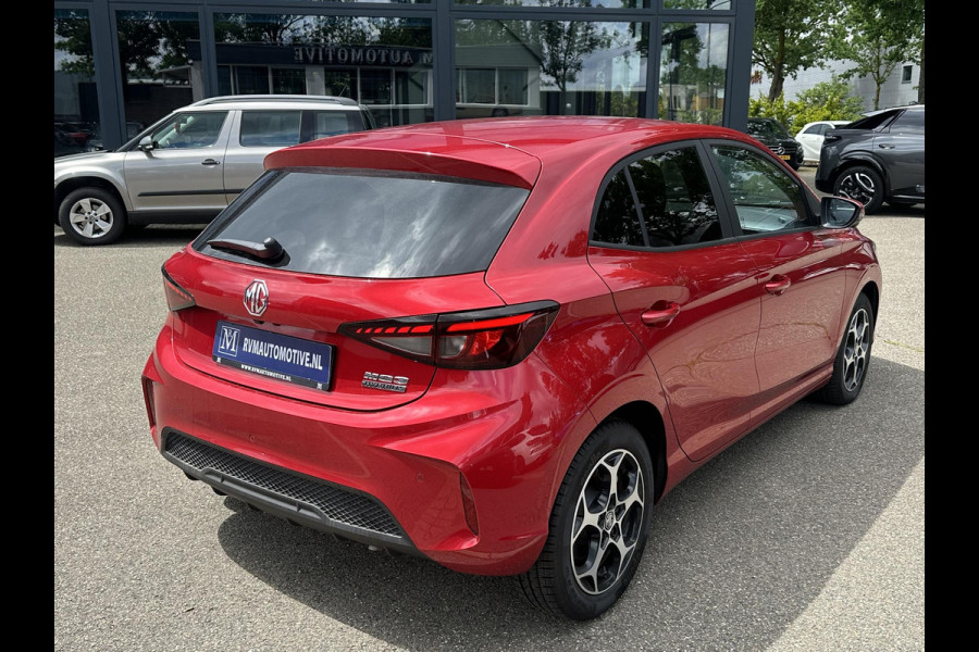 MG MG3 Hybrid+ 1.5 Hybrid+ Luxury VAN: 23.900,- VOOR: 21.330,- UW WKVOORDEEL: 2.570,- | 7 JAAR MG FABRIEKS GARANTIE TM 02-2032 | STOEL + STUURVERWARMING | 360 CAMERA | ADAP. CRUISE | DODE HOEK | KEYLESS | APPLE CARPLAY |