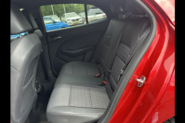 MG MG3 Hybrid+ 1.5 Hybrid+ Luxury VAN: 23.900,- VOOR: 21.330,- UW WKVOORDEEL: 2.570,- | 7 JAAR MG FABRIEKS GARANTIE TM 02-2032 | STOEL + STUURVERWARMING | 360 CAMERA | ADAP. CRUISE | DODE HOEK | KEYLESS | APPLE CARPLAY |