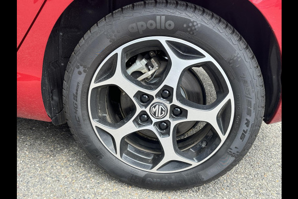 MG MG3 Hybrid+ 1.5 Hybrid+ Luxury VAN: 23.900,- VOOR: 21.330,- UW WKVOORDEEL: 2.570,- | 7 JAAR MG FABRIEKS GARANTIE TM 02-2032 | STOEL + STUURVERWARMING | 360 CAMERA | ADAP. CRUISE | DODE HOEK | KEYLESS | APPLE CARPLAY |