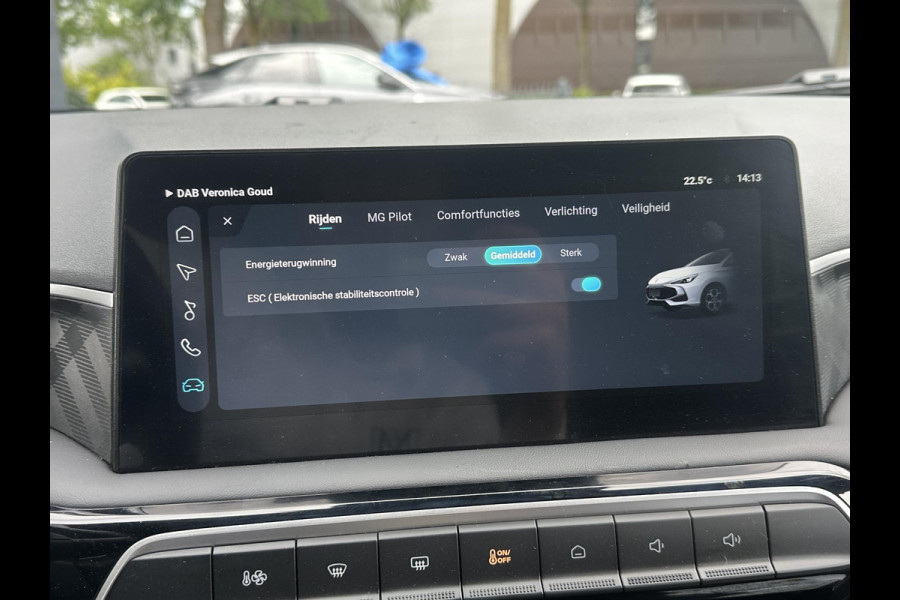 MG MG3 Hybrid+ 1.5 Hybrid+ Luxury VAN: 23.900,- VOOR: 21.330,- UW WKVOORDEEL: 2.570,- | 7 JAAR MG FABRIEKS GARANTIE TM 02-2032 | STOEL + STUURVERWARMING | 360 CAMERA | ADAP. CRUISE | DODE HOEK | KEYLESS | APPLE CARPLAY |