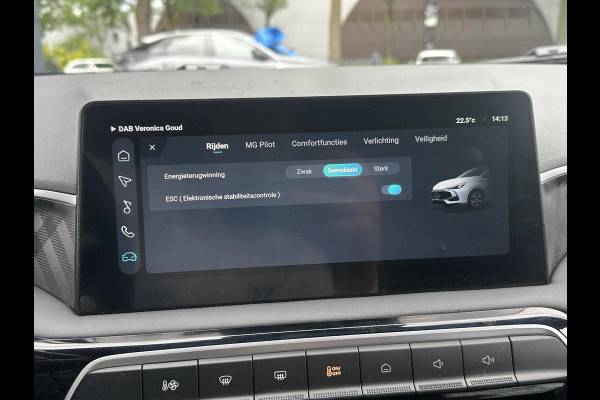 MG MG3 Hybrid+ 1.5 Hybrid+ Luxury VAN: 23.900,- VOOR: 21.330,- UW WKVOORDEEL: 2.570,- | 7 JAAR MG FABRIEKS GARANTIE TM 02-2032 | STOEL + STUURVERWARMING | 360 CAMERA | ADAP. CRUISE | DODE HOEK | KEYLESS | APPLE CARPLAY |