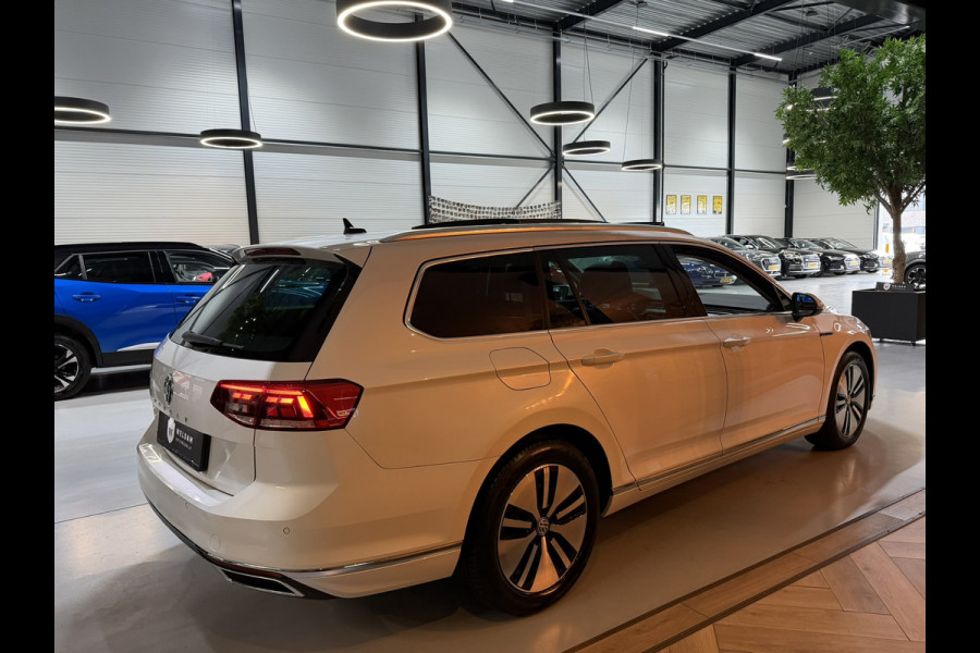 Volkswagen Passat Variant 1.4 TSI GTE|218pk|Plug-in Hybrid|Pano|Massage|Elek. Trekhaak|Head-up|360° Camera|Leder|Rijklaar
