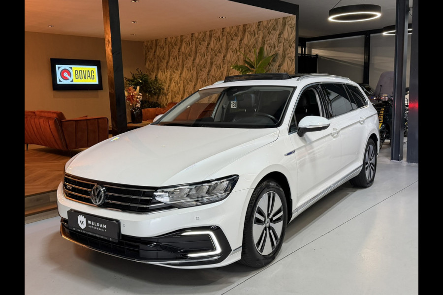 Volkswagen Passat Variant 1.4 TSI GTE|218pk|Plug-in Hybrid|Pano|Massage|Elek. Trekhaak|Head-up|360° Camera|Leder|Rijklaar