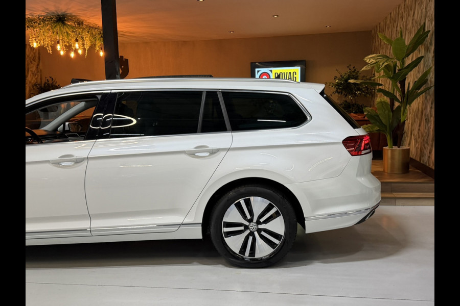 Volkswagen Passat Variant 1.4 TSI GTE|218pk|Plug-in Hybrid|Pano|Massage|Elek. Trekhaak|Head-up|360° Camera|Leder|Rijklaar