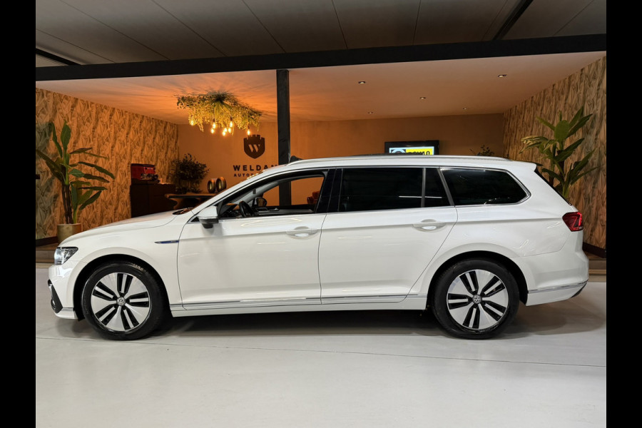 Volkswagen Passat Variant 1.4 TSI GTE|218pk|Plug-in Hybrid|Pano|Massage|Elek. Trekhaak|Head-up|360° Camera|Leder|Rijklaar