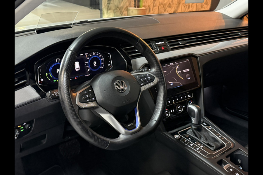 Volkswagen Passat Variant 1.4 TSI GTE|218pk|Plug-in Hybrid|Pano|Massage|Elek. Trekhaak|Head-up|360° Camera|Leder|Rijklaar