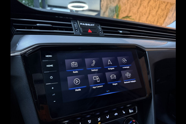 Volkswagen Passat Variant 1.4 TSI GTE|218pk|Plug-in Hybrid|Pano|Massage|Elek. Trekhaak|Head-up|360° Camera|Leder|Rijklaar
