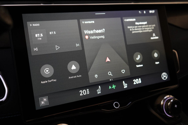 Lynk & Co 01 1.5 | Zwart optiek | 360 camera | Panoramadak | Navigatie | Memory | Apple CarPlay