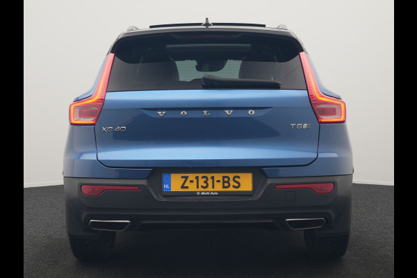 Volvo XC40 T5 Twin Engine R-Design PHEV 262pk | Trekhaak Af Fabriek | Panodak | Adaptive Cruise | 360 Camera | Harman / Kardon | Alcantara Sportstoelen Memory & Verwarmd | Apple Carplay | Stuur Verwarmd | Keyless | Blis | 19"L.M | Plug In Hybrid |