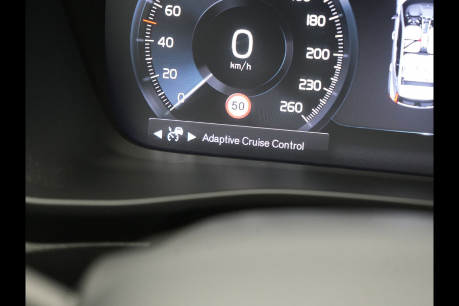 Volvo XC40 T5 Twin Engine R-Design PHEV 262pk | Trekhaak Af Fabriek | Panodak | Adaptive Cruise | 360 Camera | Harman / Kardon | Alcantara Sportstoelen Memory & Verwarmd | Apple Carplay | Stuur Verwarmd | Keyless | Blis | 19"L.M | Plug In Hybrid |