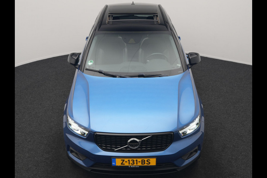 Volvo XC40 T5 Twin Engine R-Design PHEV 262pk | Trekhaak Af Fabriek | Panodak | Adaptive Cruise | 360 Camera | Harman / Kardon | Alcantara Sportstoelen Memory & Verwarmd | Apple Carplay | Stuur Verwarmd | Keyless | Blis | 19"L.M | Plug In Hybrid |