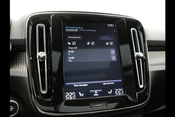 Volvo XC40 T5 Twin Engine R-Design PHEV 262pk | Trekhaak Af Fabriek | Panodak | Adaptive Cruise | 360 Camera | Harman / Kardon | Alcantara Sportstoelen Memory & Verwarmd | Apple Carplay | Stuur Verwarmd | Keyless | Blis | 19"L.M | Plug In Hybrid |