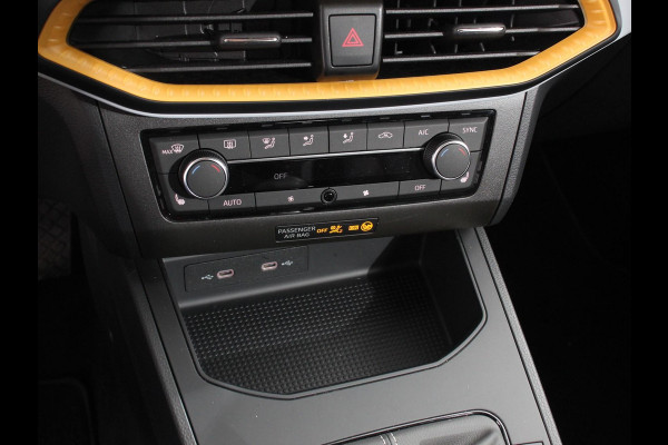 Seat Ibiza 1.0 MPI Style Navigatie Apple Carplay/Android Auto Climate Control Cruise Control Stoelverwarming Lichtmetalen velgen
