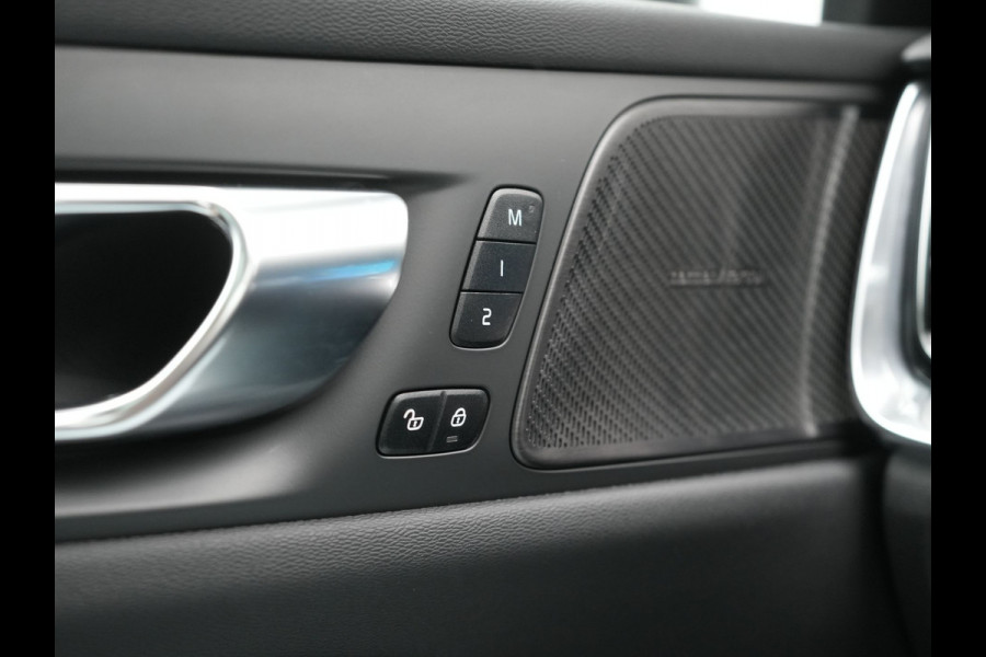 Volvo V60 T6 AWD Plus Bright LONG RANGE PHEV 350pk Dealer O.H. | Panodak | Camera | Harman / Kardon | Lederen Sportstoelen Memory & Verwarmd | Google Assistent | Keyless | Stuur Verwarmd | Apple Carplay | Navigatie | DAB | Plug In Hybrid |