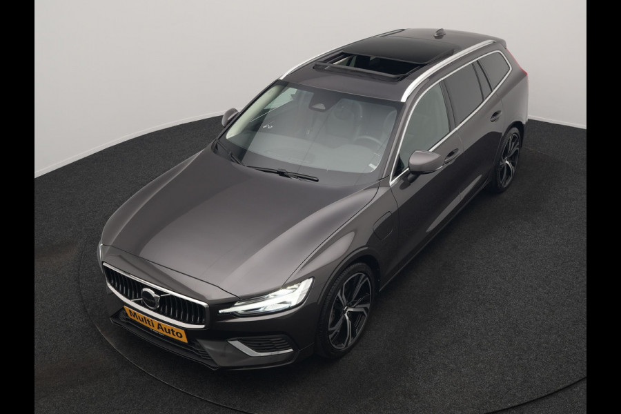 Volvo V60 T6 AWD Plus Bright LONG RANGE PHEV 350pk Dealer O.H. | Panodak | Camera | Harman / Kardon | Lederen Sportstoelen Memory & Verwarmd | Google Assistent | Keyless | Stuur Verwarmd | Apple Carplay | Navigatie | DAB | Plug In Hybrid |