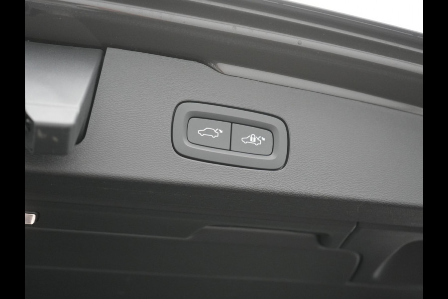 Volvo V60 T6 AWD Plus Bright LONG RANGE PHEV 350pk Dealer O.H. | Panodak | Camera | Harman / Kardon | Lederen Sportstoelen Memory & Verwarmd | Google Assistent | Keyless | Stuur Verwarmd | Apple Carplay | Navigatie | DAB | Plug In Hybrid |