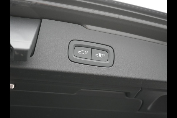 Volvo V60 T6 AWD Plus Bright LONG RANGE PHEV 350pk Dealer O.H. | Panodak | Camera | Harman / Kardon | Lederen Sportstoelen Memory & Verwarmd | Google Assistent | Keyless | Stuur Verwarmd | Apple Carplay | Navigatie | DAB | Plug In Hybrid |